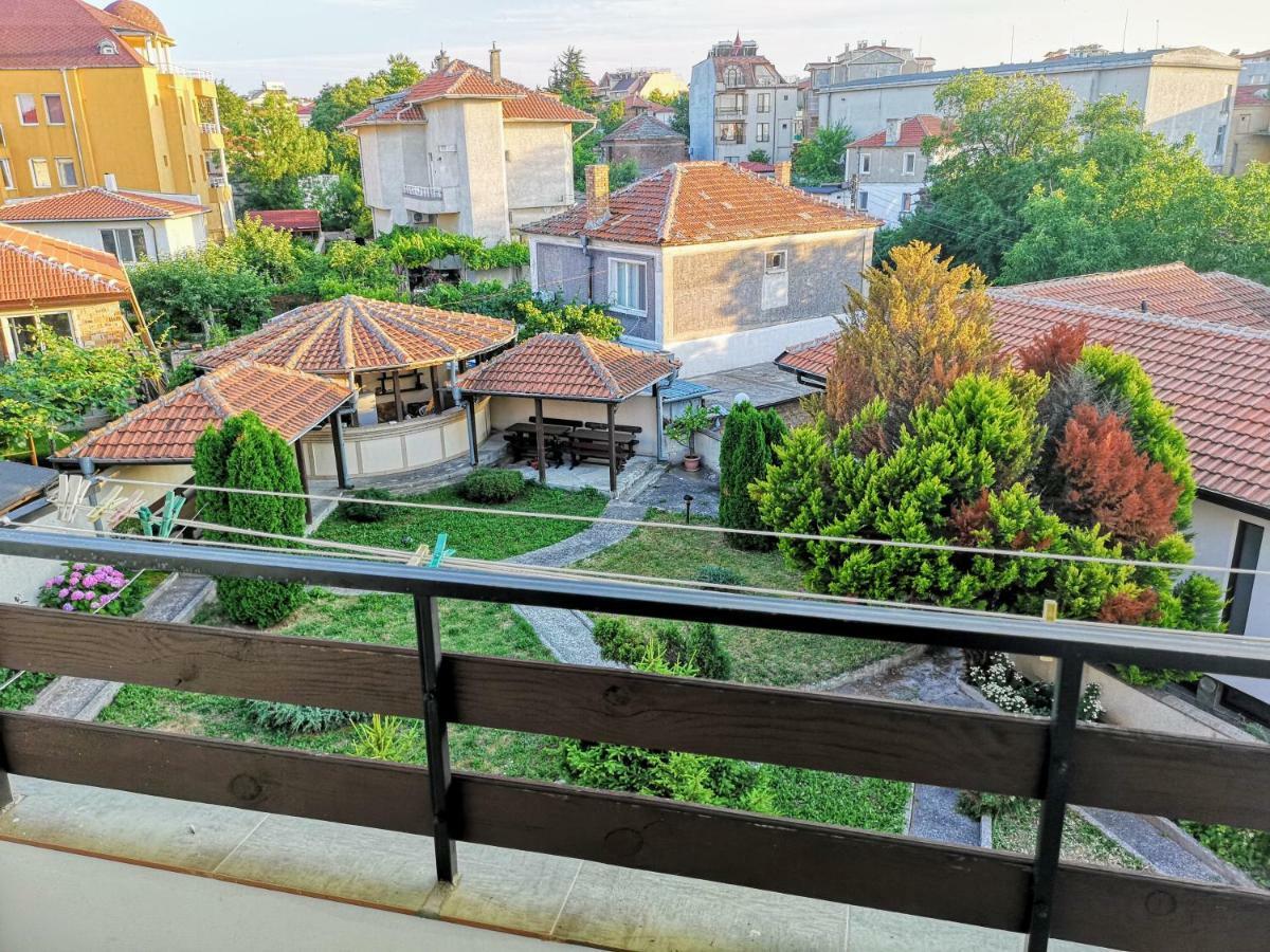 Guestrooms Stoyanovi Chernomorets Ngoại thất bức ảnh