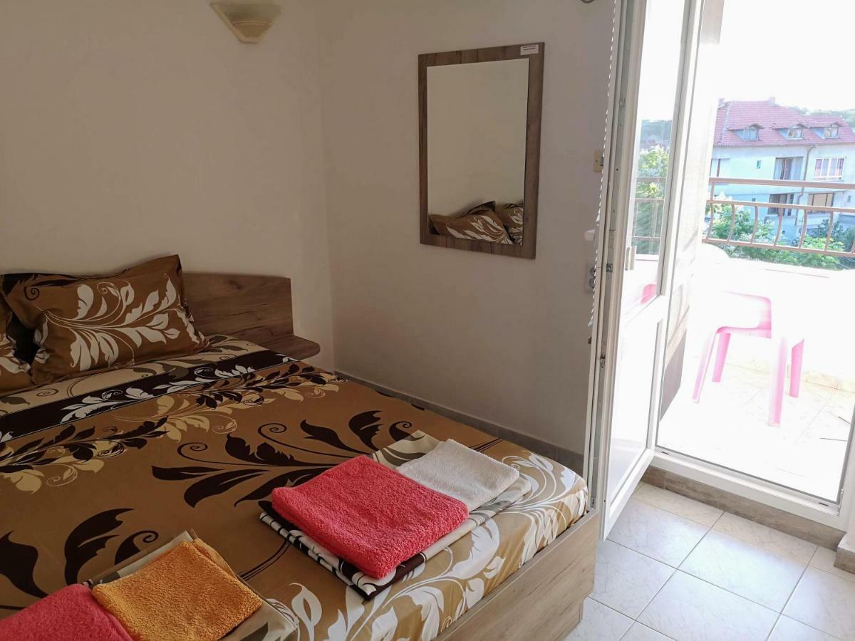 Guestrooms Stoyanovi Chernomorets Ngoại thất bức ảnh