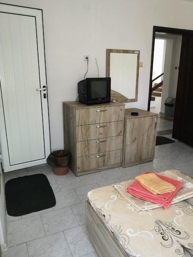Guestrooms Stoyanovi Chernomorets Ngoại thất bức ảnh