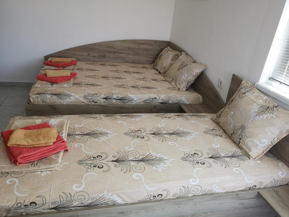 Guestrooms Stoyanovi Chernomorets Ngoại thất bức ảnh