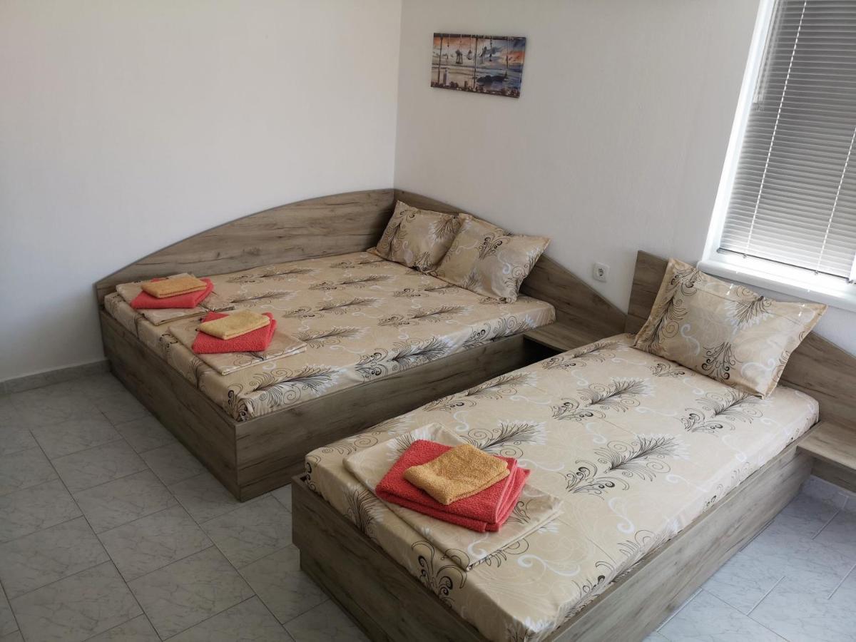 Guestrooms Stoyanovi Chernomorets Ngoại thất bức ảnh