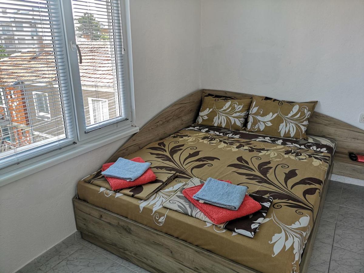 Guestrooms Stoyanovi Chernomorets Ngoại thất bức ảnh