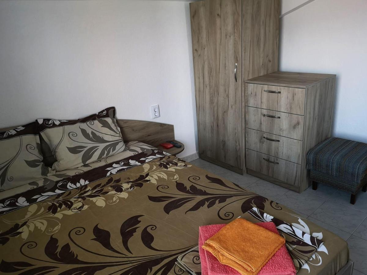Guestrooms Stoyanovi Chernomorets Ngoại thất bức ảnh